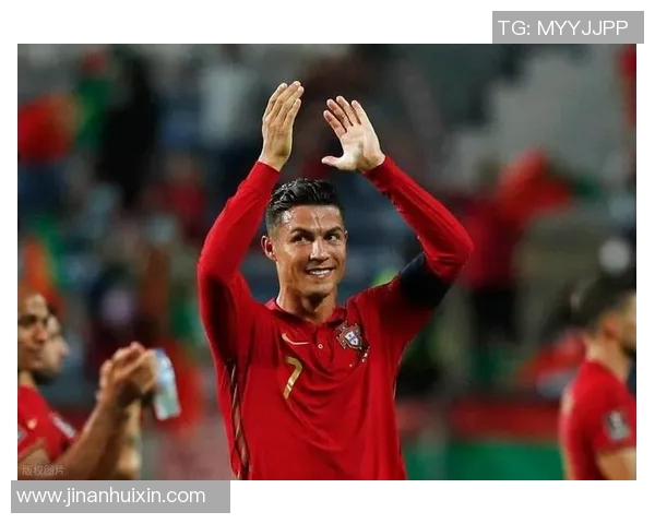 世界杯传奇球星C罗的辉煌足球生涯与成就解析