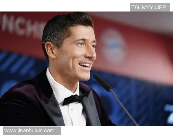 华为携手足球巨星莱万打造全球智能体育新未来